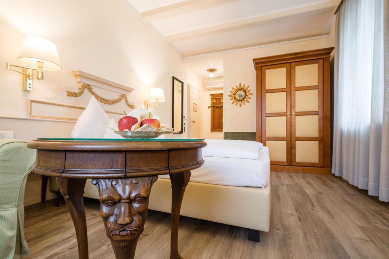Simones Hotel Fuerstenhof لاندشوت المظهر الخارجي الصورة
