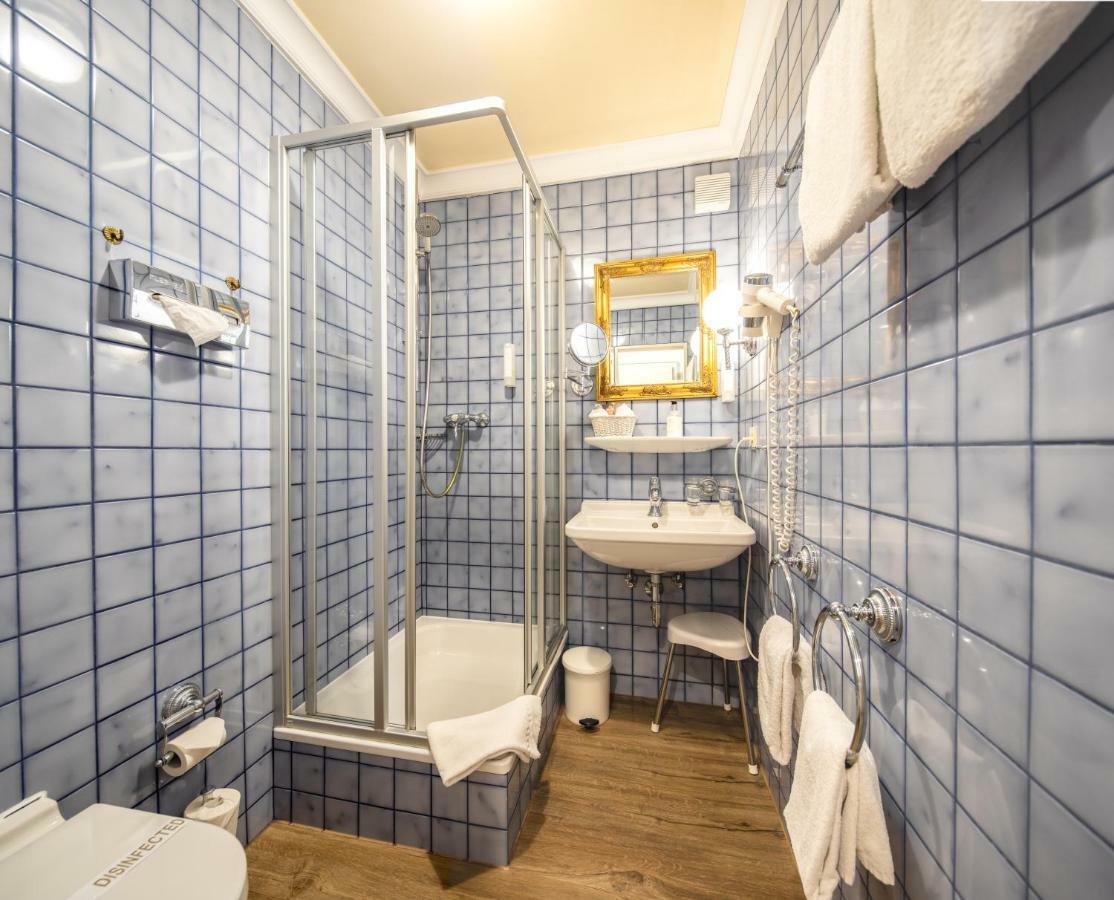 Simones Hotel Fuerstenhof لاندشوت المظهر الخارجي الصورة